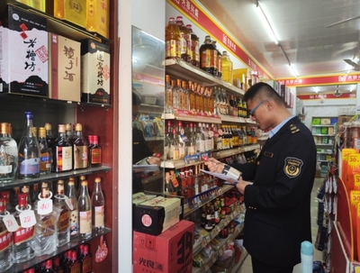 謝家集區(qū)市場(chǎng)監(jiān)督管理局開展全區(qū)“特供酒”清源打鏈專項(xiàng)行動(dòng)及煙草制品零售市場(chǎng)監(jiān)管